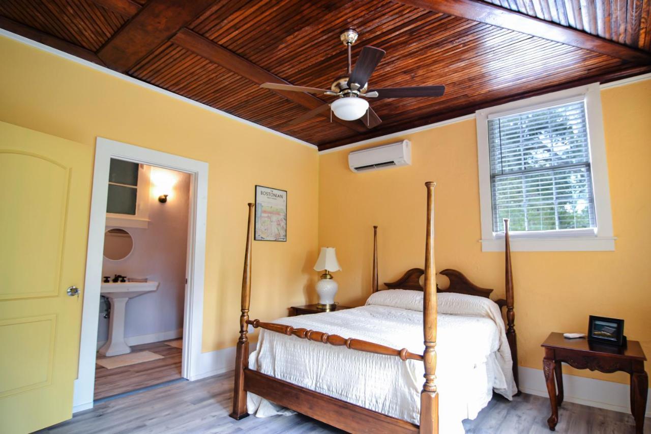 Отель Blue Sky Manor Interlachen Экстерьер фото